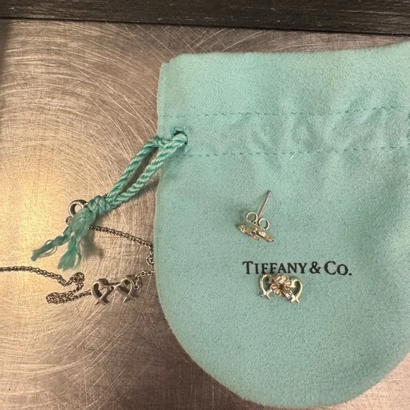 Tiffany & Co Double Loving Heart bracelet and earrings set comes with dust bag - Picture 5 of 5